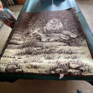 Vtg 90s Reversible Lion Blanket 58x52 Twin Made Spain Brown Maro Son de Abrigo